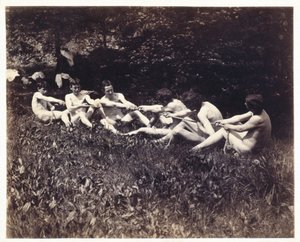 Nudi maschili in una gara di tiro alla fune seduti, c.1883